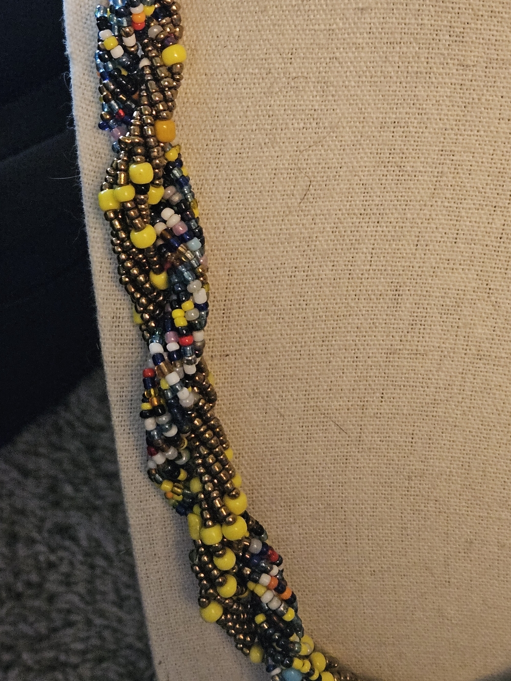 SOLD! Chunky Graduated Yellow/Black Glass Bead Necklace - Picture 3 of 4
